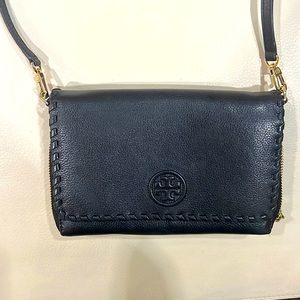 Beautiful Tory Burch cross body bag.